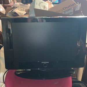 Samsung 32” TV